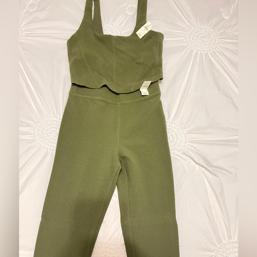 Aerie offline set.